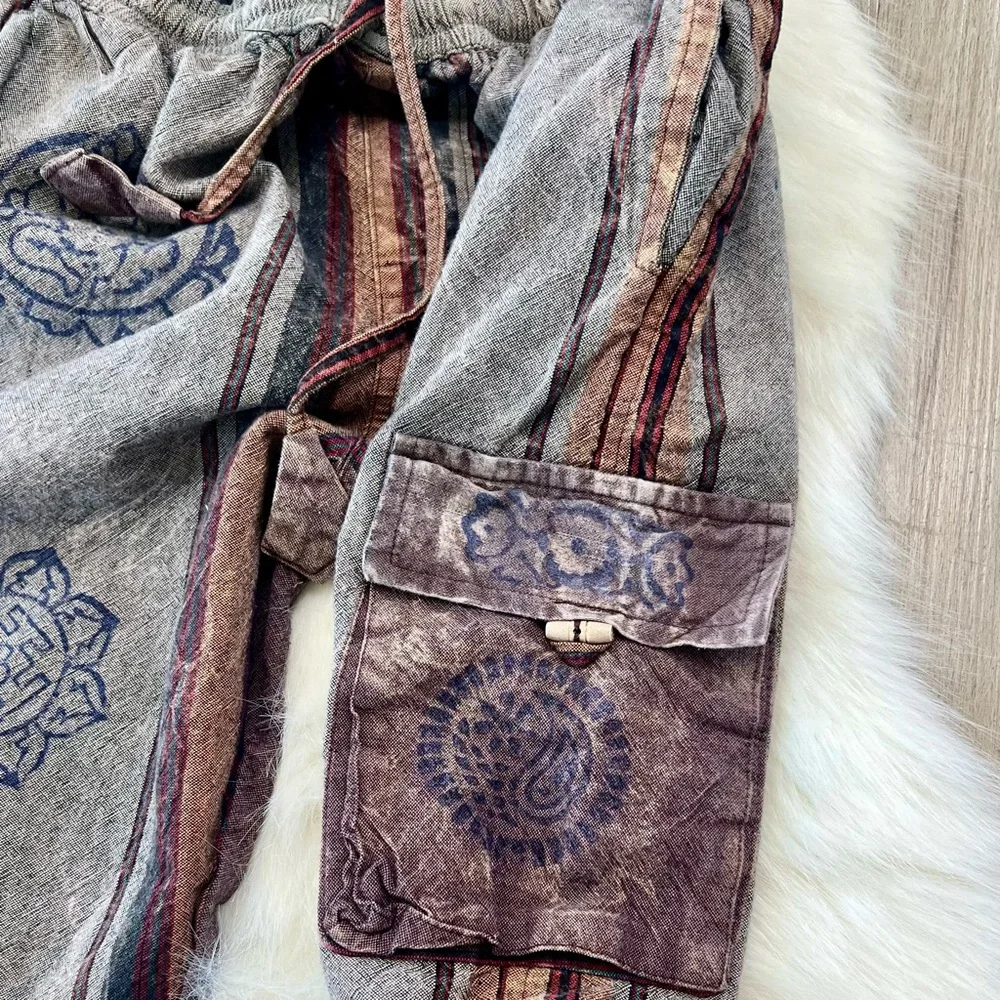 Cotton bohemian hippie sun & mandala cargo pants size small/medium - Picture 5 of 7
